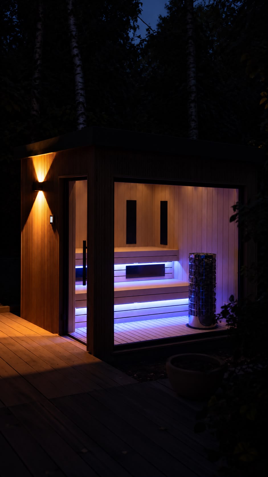 Sauna ogrodowa nocą